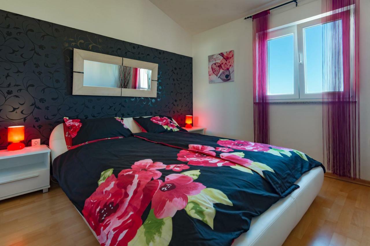 Apartment Ina Pula Ngoại thất bức ảnh