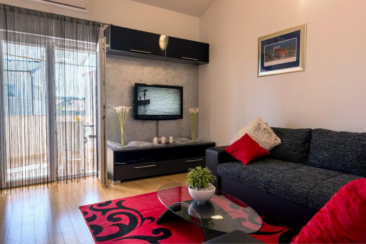 Apartment Ina Pula Ngoại thất bức ảnh