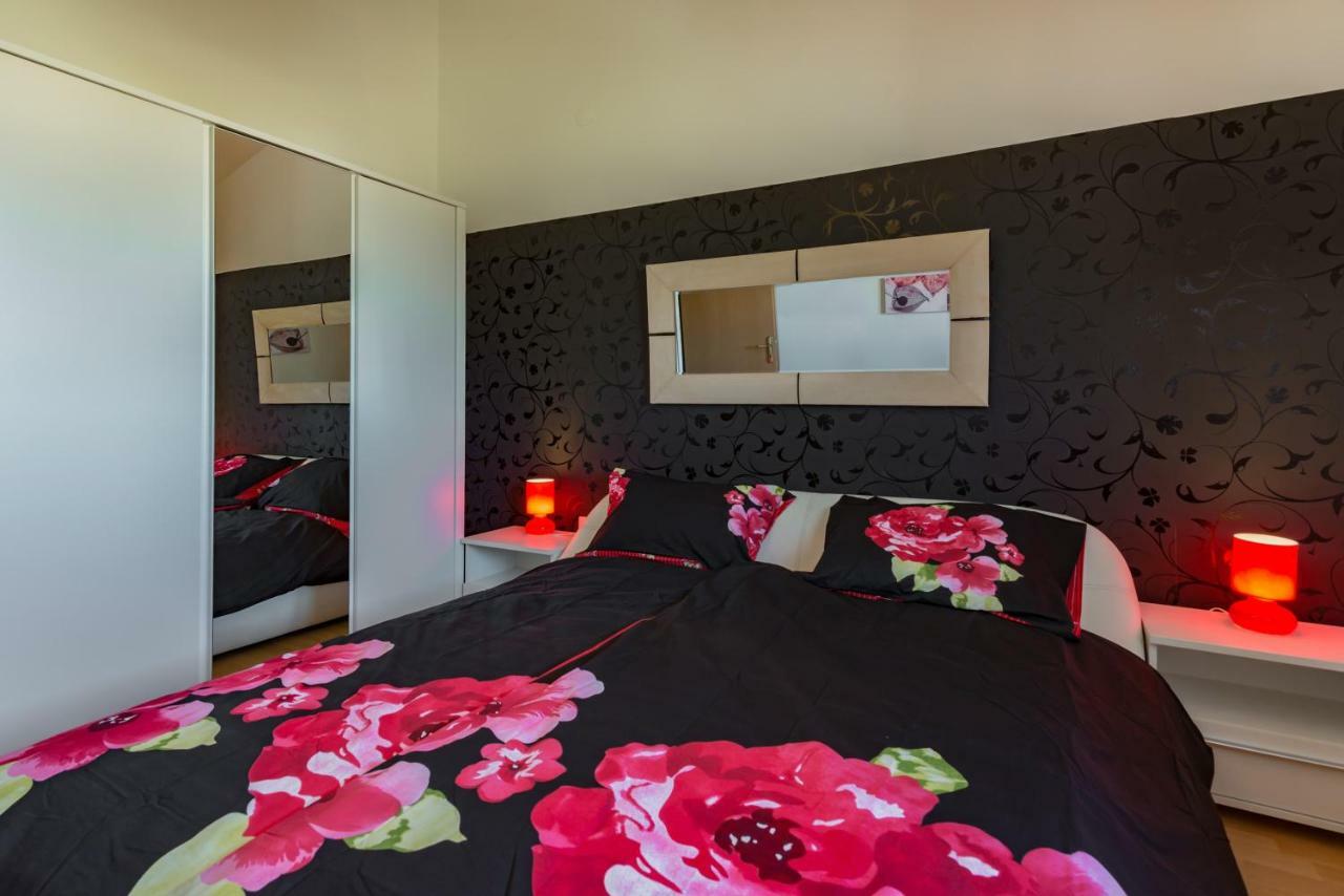 Apartment Ina Pula Ngoại thất bức ảnh